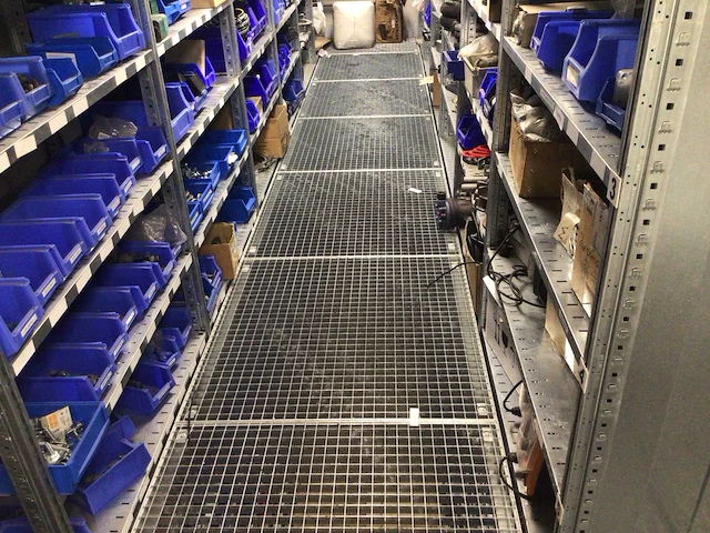 Entresolvloer met magazijnstellingen - afbeelding 5 van  13