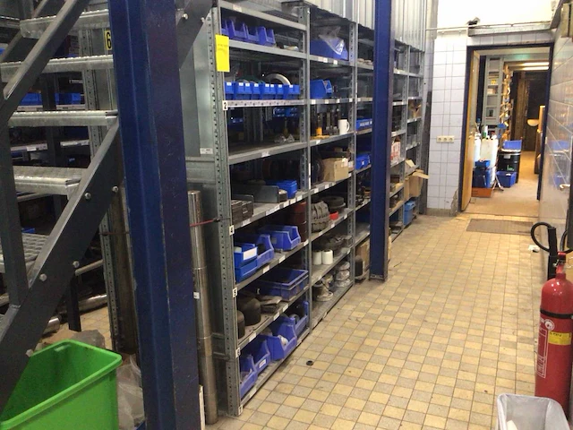 Entresolvloer met magazijnstellingen - afbeelding 6 van  13