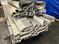 Entresolvloer met trap en leuning circa 15x10mtr - afbeelding 15 van  19
