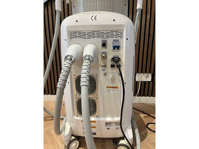 Eos lason - diode ice - laser apparaat - afbeelding 26 van  30