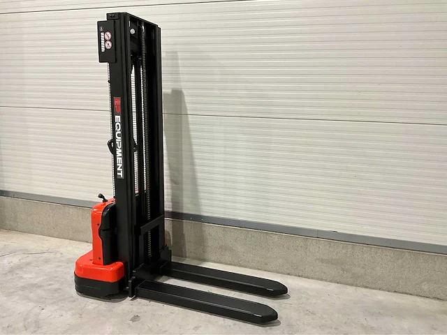 Ep - 2025 - est 124 3,0 meter - stapelaar - afbeelding 18 van  18