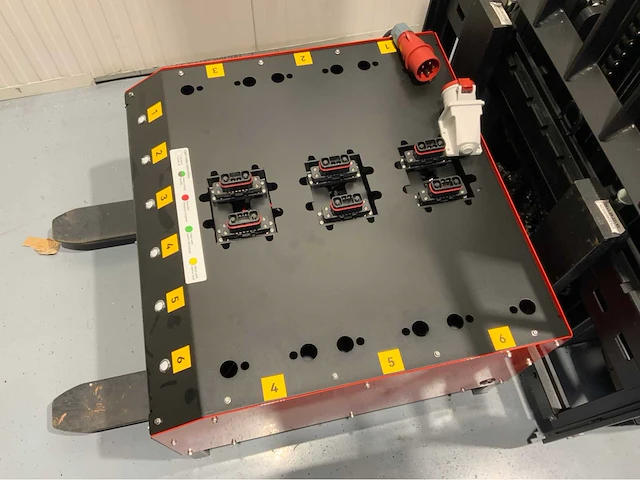 Ep x4-30 - 4.8 meter, 2025 triplex, free-lift, side-shift, uitneembare accu's incl. docking station vorkheftruck - afbeelding 21 van  37