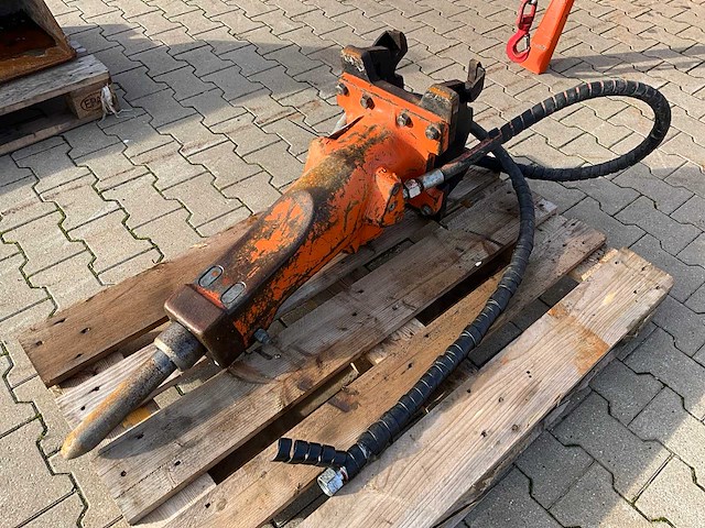 Epiroc sb 152 hydraulische sloophamer - afbeelding 1 van  12