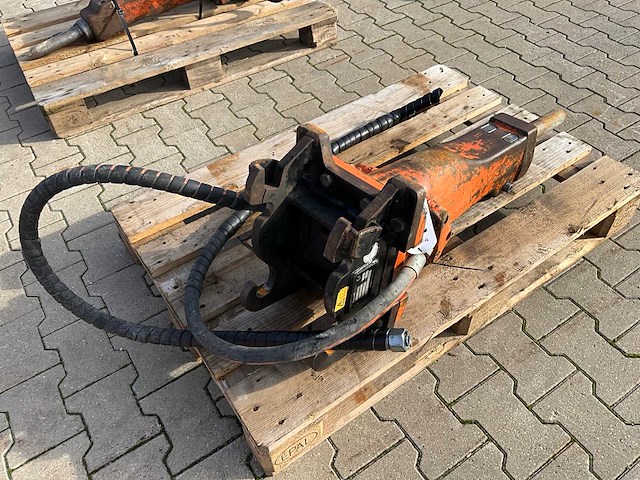 Epiroc sb 152 hydraulische sloophamer - afbeelding 6 van  12