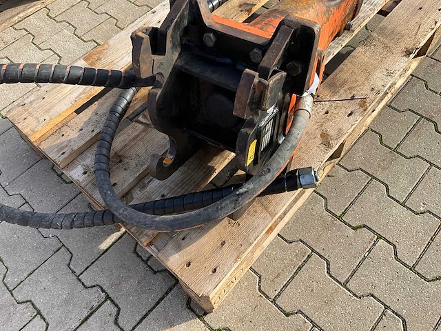 Epiroc sb 152 hydraulische sloophamer - afbeelding 8 van  12