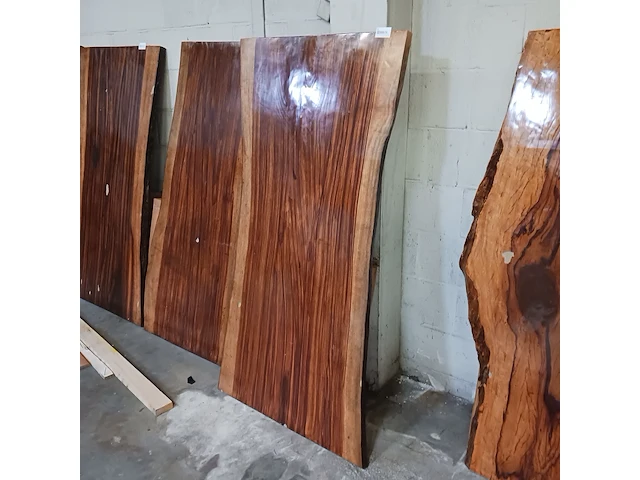 Epoxy boomstamtafel suar walnoot 180x90 binnen/buiten, sanderz, 2025 - afbeelding 6 van  6