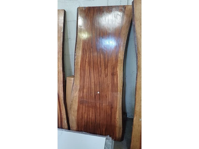 Epoxy boomstamtafel suar walnoot 180x90 binnen/buiten, sanderz, 2025 - afbeelding 1 van  5