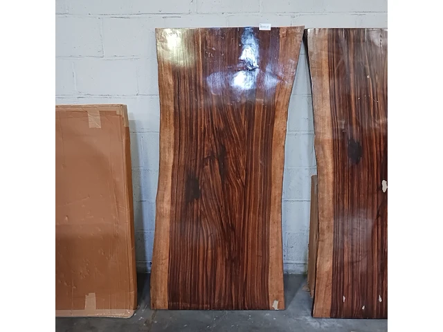Epoxy boomstamtafel suar walnoot 180x90 binnen/buiten, sanderz, 2025 - afbeelding 3 van  5