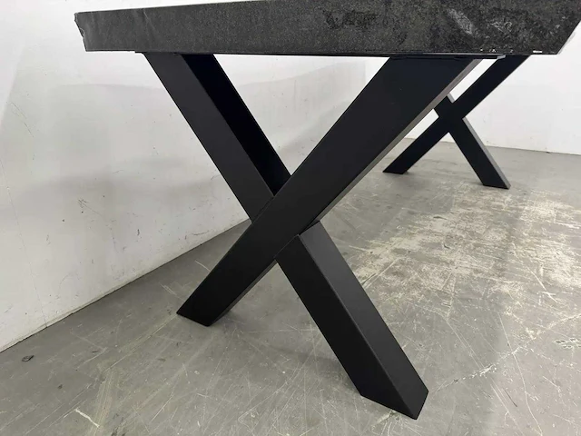 Epoxy boomstamtafel - afbeelding 11 van  11