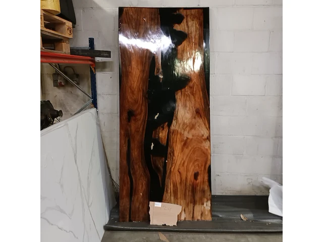 Epoxy buiten/binnen eettafel 240x100, 2025 - afbeelding 1 van  5