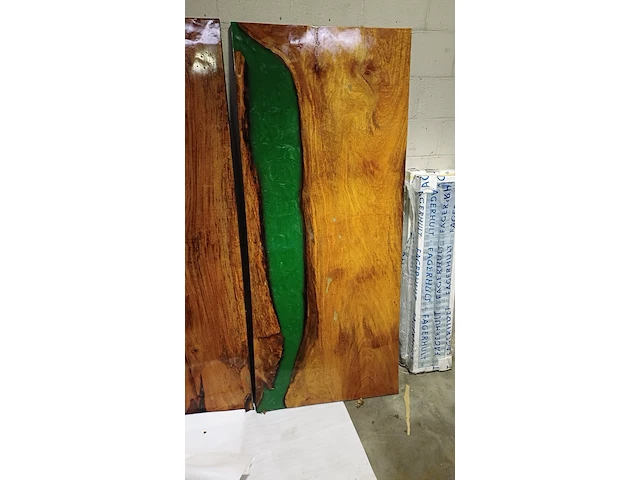 Epoxy buiten/binnen eettafel 240x100, 2025 - afbeelding 2 van  8