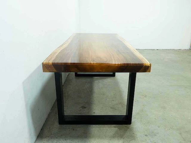 Epoxy eetkamertafel boomstam - afbeelding 3 van  6