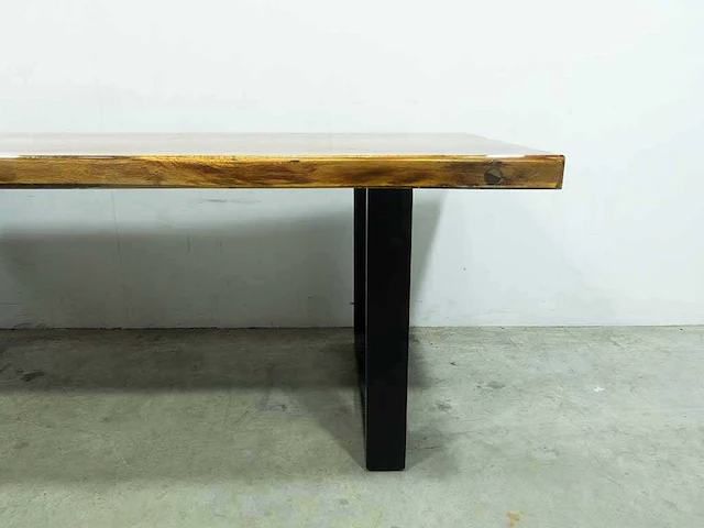 Epoxy eetkamertafel boomstam - afbeelding 4 van  6