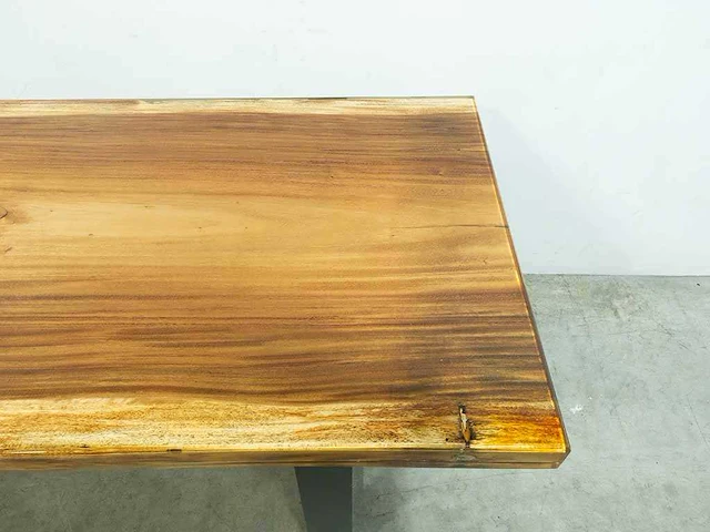 Epoxy eetkamertafel boomstam - afbeelding 5 van  6