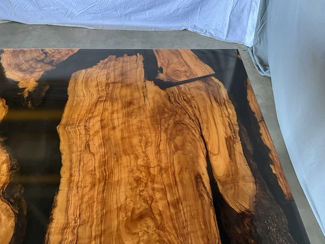 Epoxy eetkamertafel - afbeelding 10 van  22