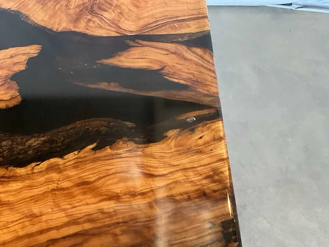 Epoxy eetkamertafel - afbeelding 11 van  22