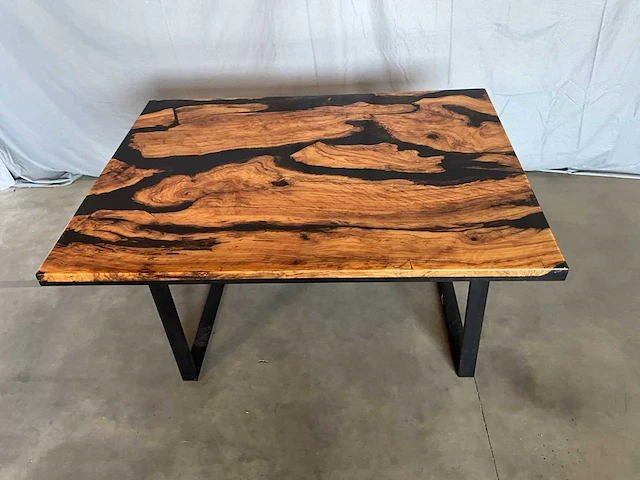 Epoxy eetkamertafel - afbeelding 12 van  22