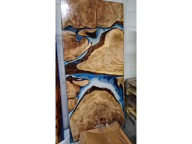 Epoxy suar/walnut wood tafel binnen/buiten incl. x poten(2), sanderz, 2025 - afbeelding 1 van  4