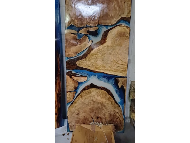 Epoxy suar/walnut wood tafel binnen/buiten incl. x poten(2), sanderz, 2025 - afbeelding 2 van  4