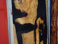 Epoxy suar/walnut wood tafel binnen/buiten incl. x poten(2), sanderz, 2025 - afbeelding 1 van  4