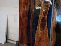Epoxy suar/walnut wood tafel binnen/buiten incl. x poten(2), sanderz, 2025 - afbeelding 2 van  4