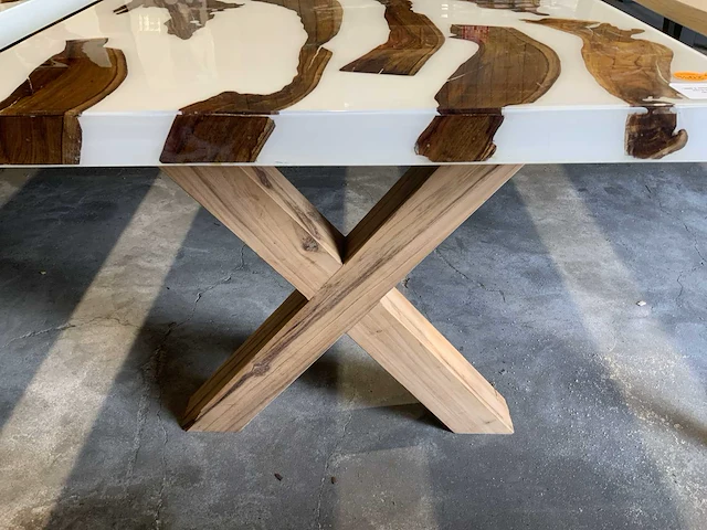 Epoxy tafel - afbeelding 3 van  3