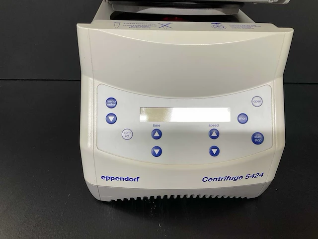 Eppendorf centrifuge 5424 - afbeelding 2 van  4