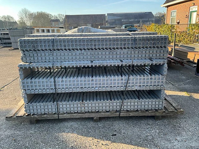 Eps - isolerende bekistings-bouwelement (c) (9x) - afbeelding 3 van  10