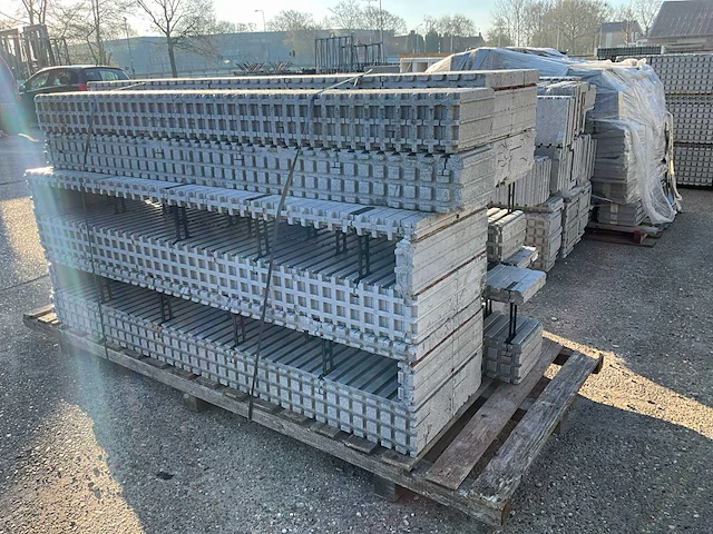 Eps - isolerende bekistings-bouwelement (c) (9x) - afbeelding 4 van  10