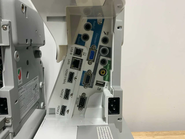 Epson eb-685w beamer (2x) - afbeelding 4 van  8