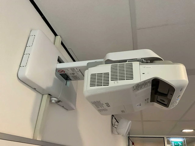Epson eb-685wi beamers & projectie - afbeelding 5 van  10