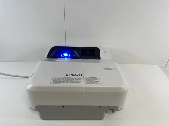Epson eb-695wi (h740b) ultra short distance projector (3001 uur - lampuren) - afbeelding 1 van  5
