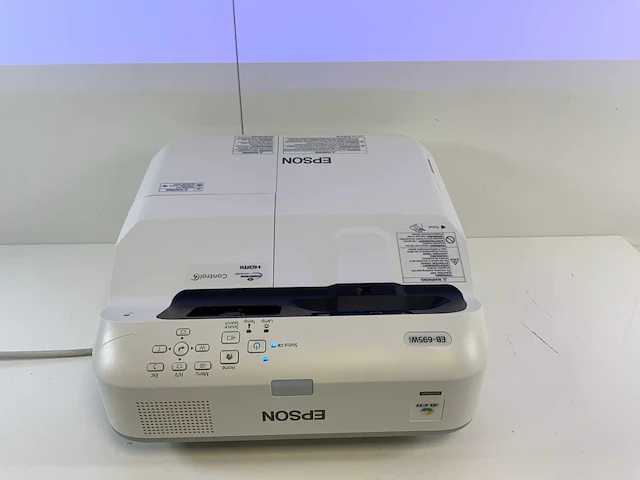 Epson eb-695wi (h740b) ultra short distance projector (3001 uur - lampuren) - afbeelding 2 van  5