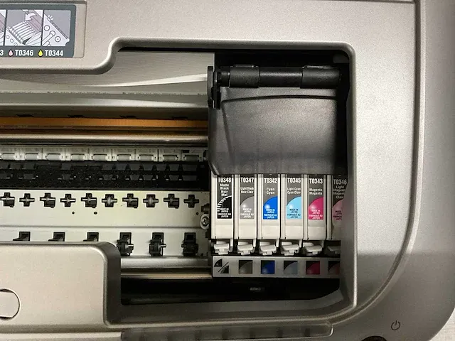 Epson stylus photo 2100 inktjetprinter met automatische snijmodule - afbeelding 18 van  19