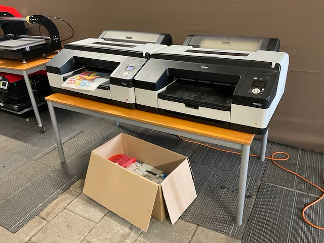 Epson stylus pro 4900 dtf textiel printers (2x) - afbeelding 1 van  15