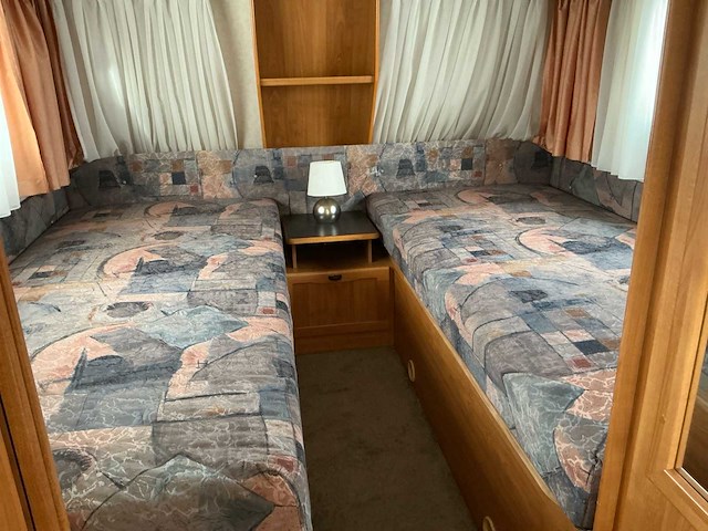Eriba nova caravan - afbeelding 14 van  37