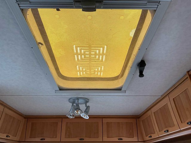 Eriba nova caravan - afbeelding 26 van  37