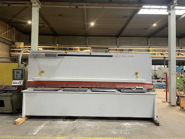 Ermak - cnc-hvr 4100x10 - knipbank knipschaar plaatschaar - 2008 - afbeelding 1 van  17