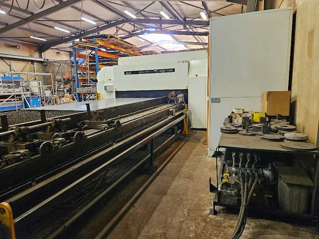 Ermaksan ipg - fibermak momentum gen 2 - lasersnijmachine - 2014 - afbeelding 26 van  28