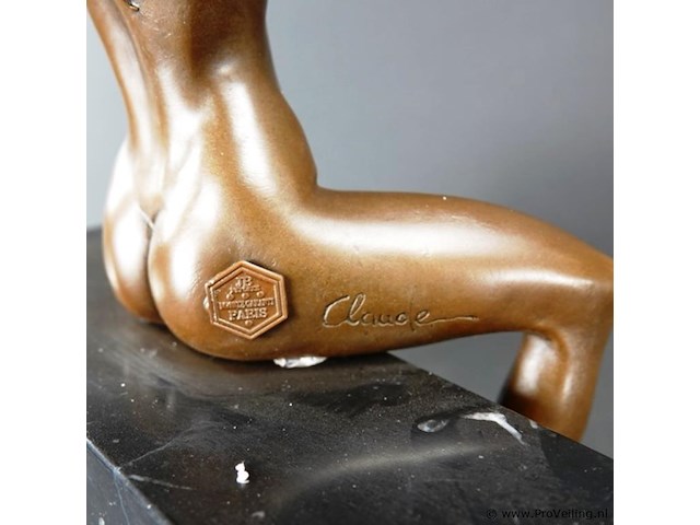 Erotisch brons naakte dame op marmeren basement - afbeelding 5 van  5