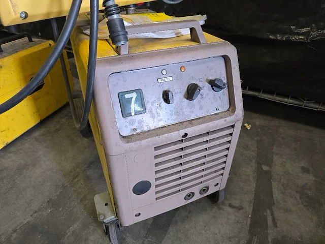 Esab - lax 320 - mig lasapparaat - afbeelding 3 van  8