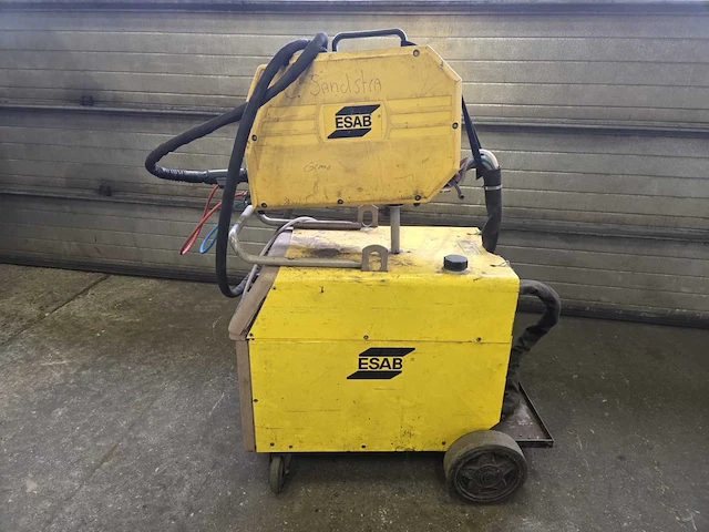 Esab lax 380w mig lasapparaat (defect) - afbeelding 1 van  4
