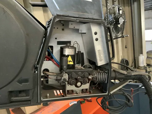 Esab mig 405 w lasapparaat - afbeelding 6 van  9