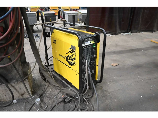 Esab warrior 500i cc/cv lasapparaat met esab warrior 304w feed unit - afbeelding 1 van  9