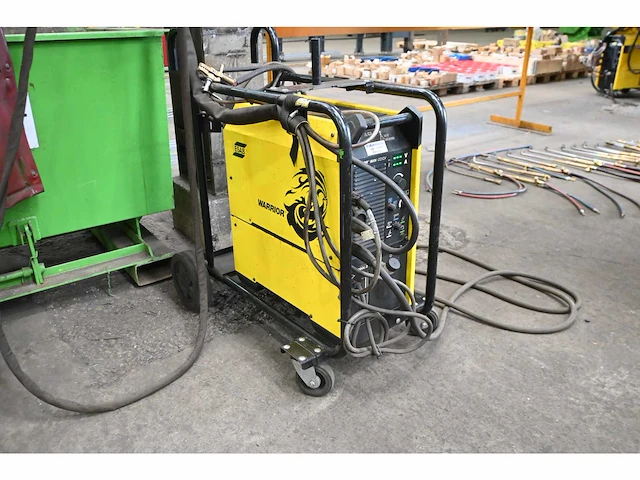 Esab warrior 500i cc/cv lasapparaat met esab warrior 304w feed unit - afbeelding 1 van  11