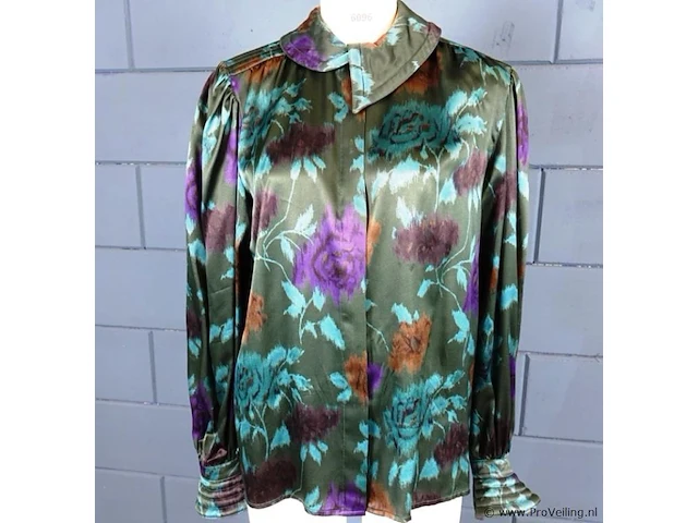 Escada - afbeelding 2 van  5