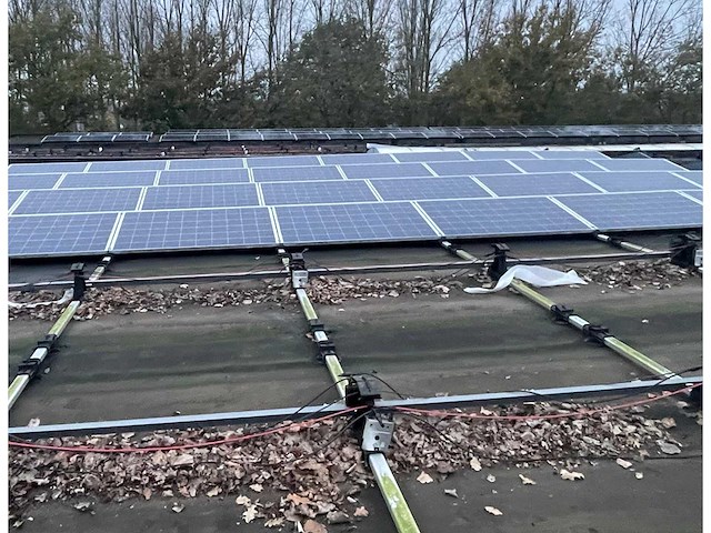 Esdec - flatfix - platdak onderconstructie (oost-west) t.b.v. 100 zonnepanelen - afbeelding 1 van  3