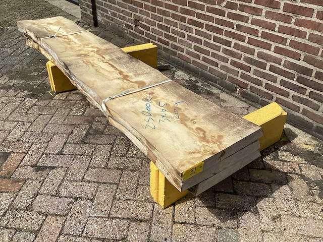 Esdoorn - 2019 gezaagd 290 x 490 x 2380 mm - schaaldeel (3x) - afbeelding 1 van  6