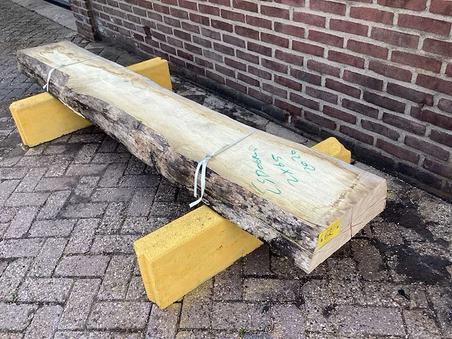 Esdoorn - 2020 gezaagd 240 x 410 x 2450 mm - schaaldeel (2x) - afbeelding 1 van  6