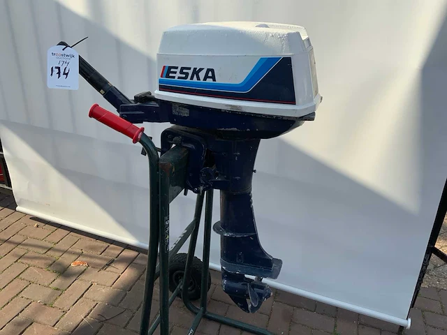 Eska 15 buitenboordmotor - afbeelding 1 van  5